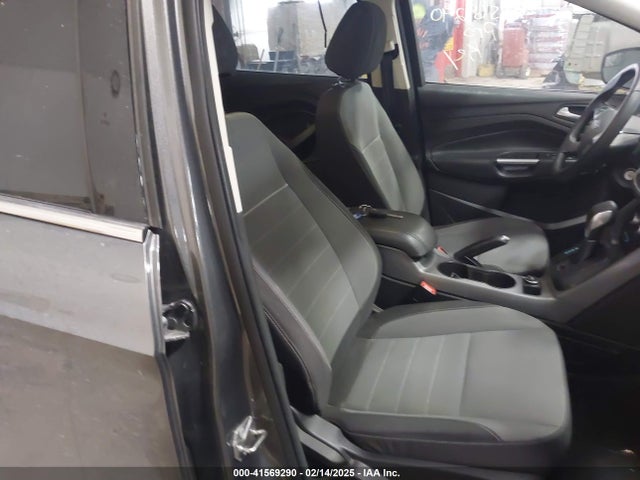 1FMCU0G9XEUE10614 Ford ESCAPE SE
