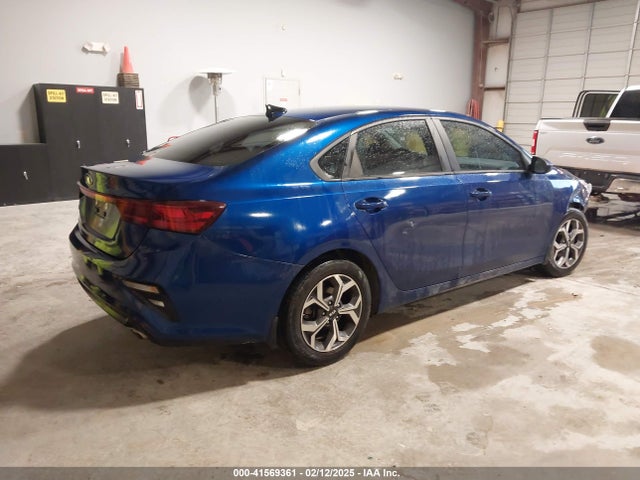 3KPF24AD9ME265946 KIA Forte Lxs
