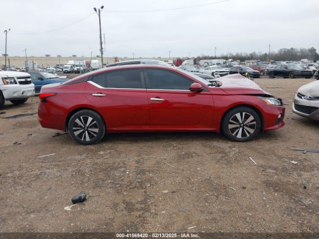 1N4BL4DWXNN339712 Nissan Altima Sv Intelligent Awd