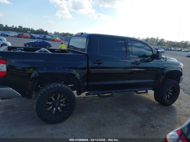 5TFDW5F17EX402772 Toyota Tundra Sr5 5.7l V8