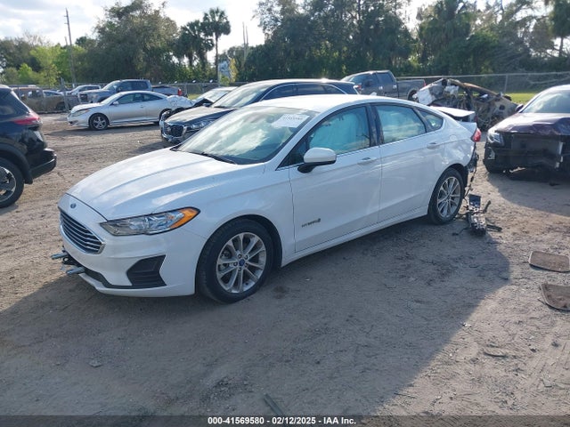 Ford Fusion Hybrid Se 2019 3FA6P0LU7KR240949 Image 2