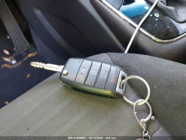 3KPFL4A79HE025499 KIA FORTE S
