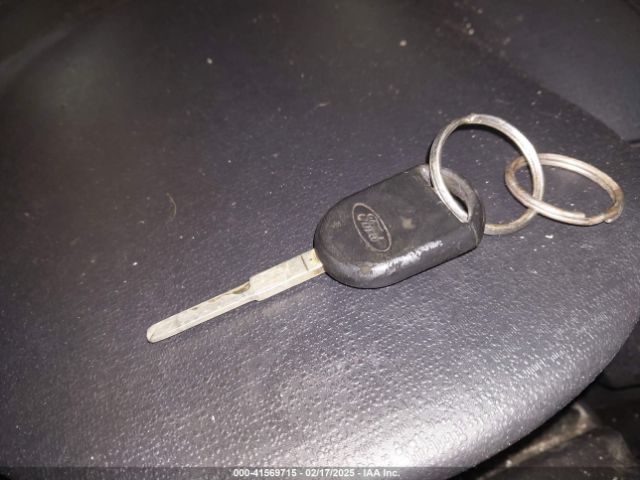 3FADP4AJ2FM215824 Ford FIESTA S