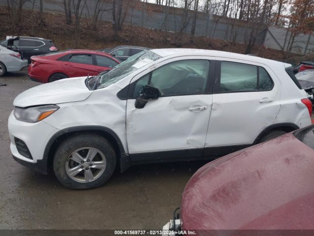 3GNCJNSB9JL283743 Chevrolet TRAX LS