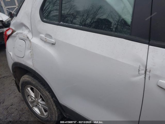 3GNCJNSB9JL283743 Chevrolet TRAX LS