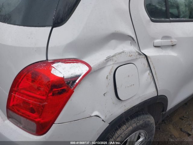 3GNCJNSB9JL283743 Chevrolet TRAX LS