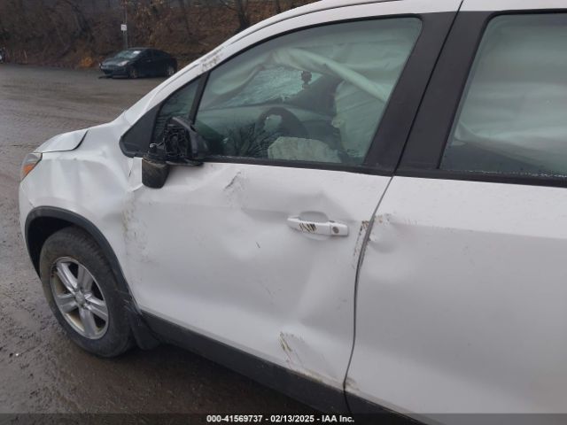 3GNCJNSB9JL283743 Chevrolet TRAX LS