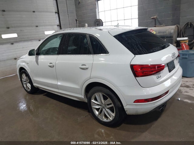 2018 AUDI Q3 WA1JCCFS0JR020715 Photo 2