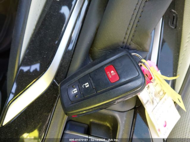 JTND4MBEXM3132818 Toyota COROLLA SE