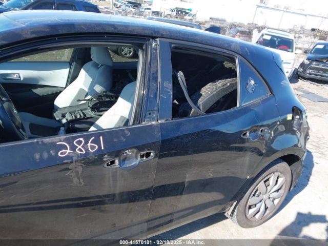 JTND4MBEXM3132818 Toyota COROLLA SE
