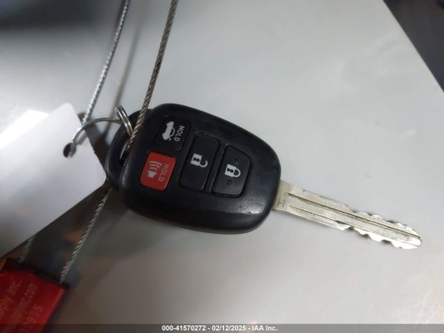 2T1BURHE2HC913765 Toyota COROLLA SE