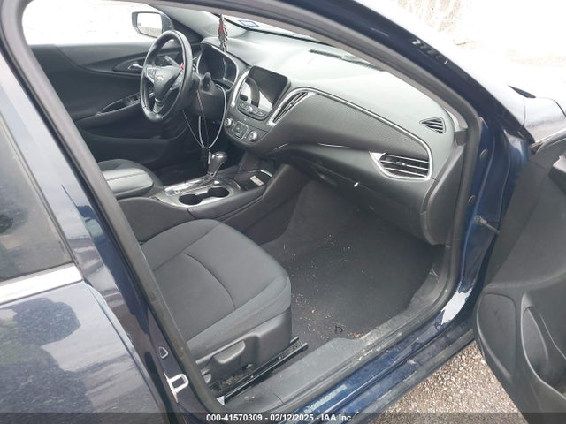 1G1ZE5ST4HF101105 Chevrolet MALIBU 1LT