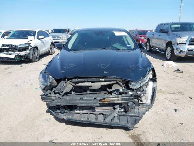 3FA6P0RU9ER111834 Ford Fusion Hybrid Titanium