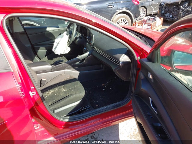 KMHLM4AG5PU460998 Hyundai ELANTRA SEL