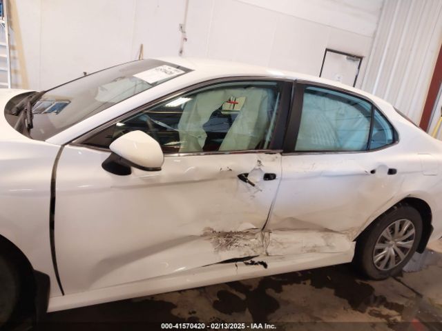 4T1C31AK4NU589284 Toyota Camry Le Hybrid