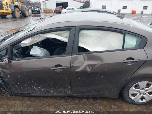 KIA FORTE LX 2017 3KPFK4A71HE049539 Image 15
