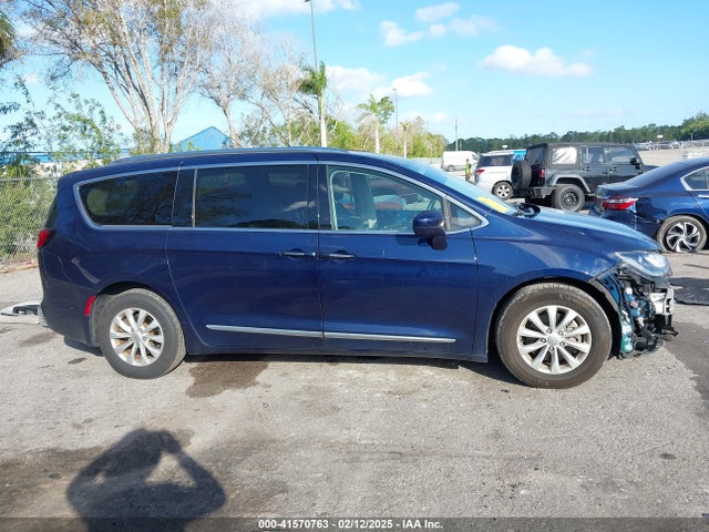 Chrysler Pacifica Touring L 2019 2C4RC1BG9KR539434 Image 14