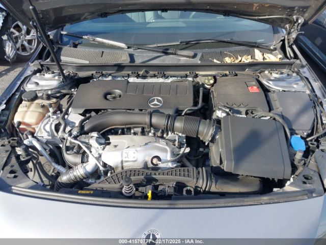 WDD3G4EB3KW025944 Mercedes-Benz A 220