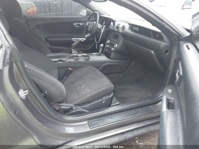 1FA6P8AMXH5227044 Ford Mustang V6
