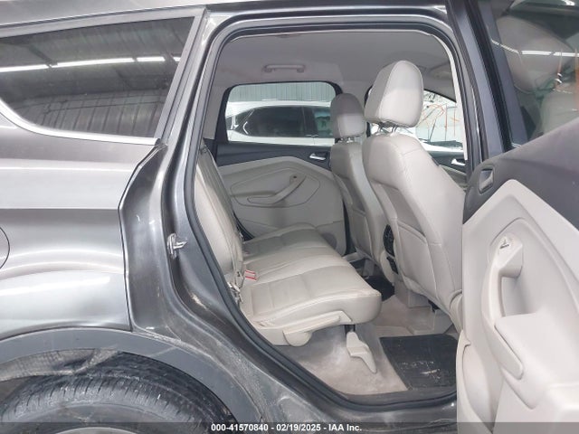 1FMCU9J9XFUB94911 Ford Escape Titanium