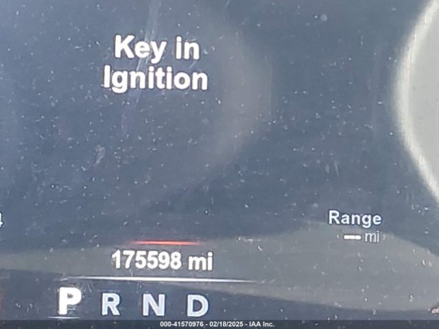 1C6RR7VT2JS180586 RAM 1500 Laramie  4x4 6'4 Box