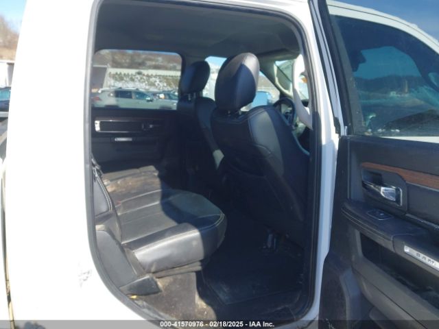 1C6RR7VT2JS180586 RAM 1500 Laramie  4x4 6'4 Box