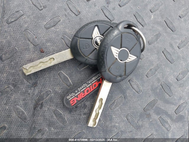 2006 MINI COOPER S WMWRH33596TF87041 Photo 10