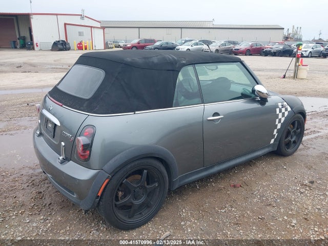 2006 MINI COOPER S WMWRH33596TF87041 Photo 3