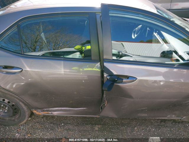 2T1BURHE2KC186389 Toyota COROLLA LE