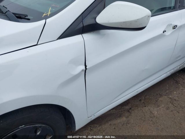 KMHCT5AE4HU322734 Hyundai ACCENT SE