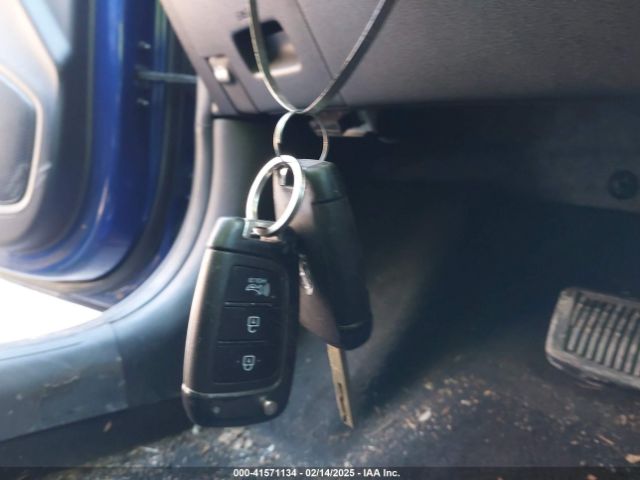 KMHRB8A39MU113075 Hyundai Venue Se