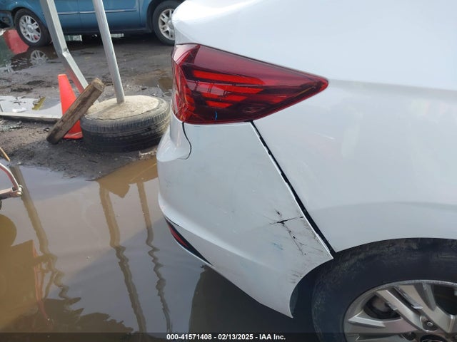Hyundai ELANTRA SEL 2019 5NPD84LF3KH421265 Image 18