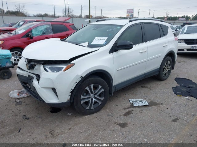 JTMZFREV1HJ103223 Toyota RAV4 LE