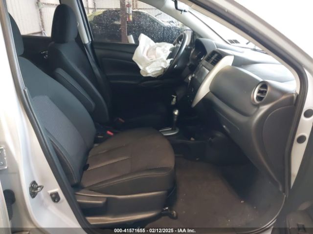 3N1CN7AP3KL880199 Nissan Versa 1.6 Sv