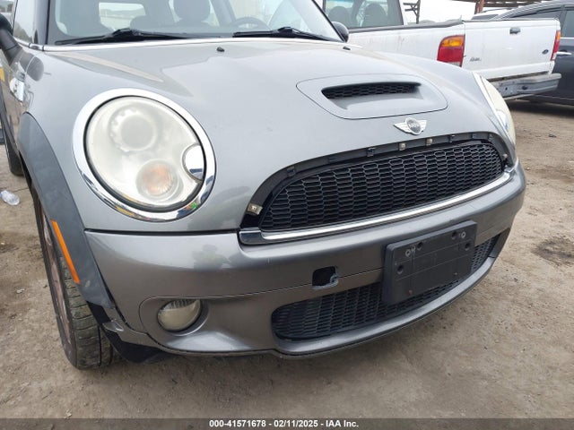 2010 MINI COOPER S CLUBMAN WMWMM3C53ATZ33080 Photo 5