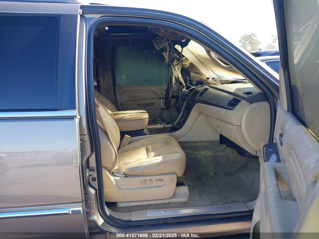 2011 CADILLAC ESCALADE 1GYS4CEF2BR138269 Photo 4