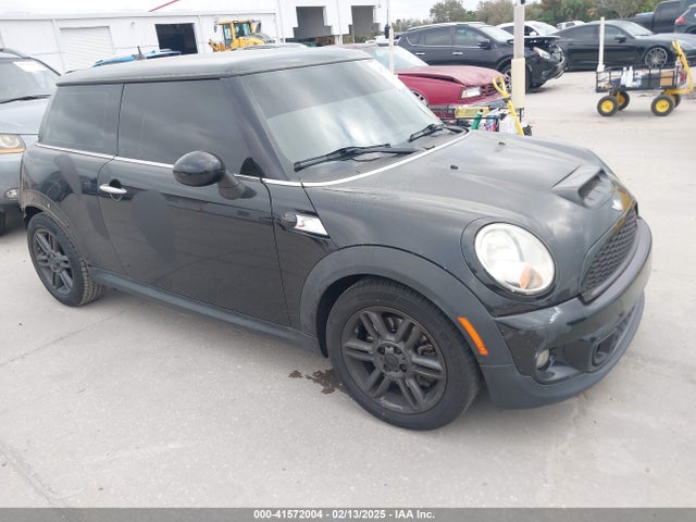 2011 MINI COOPER S WMWSV3C51BTY21187 Photo 0