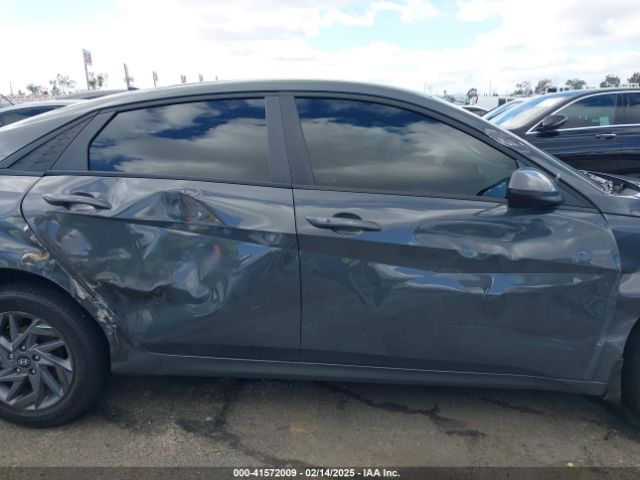 KMHLM4DJXRU093428 Hyundai Elantra Hybrid Blue