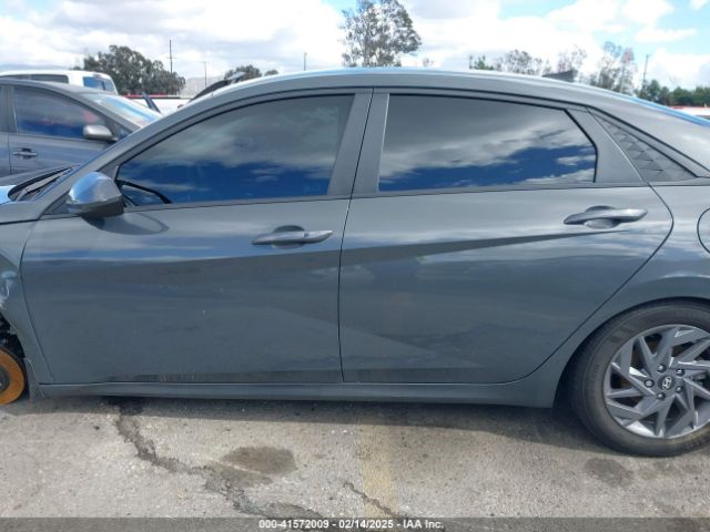 KMHLM4DJXRU093428 Hyundai Elantra Hybrid Blue