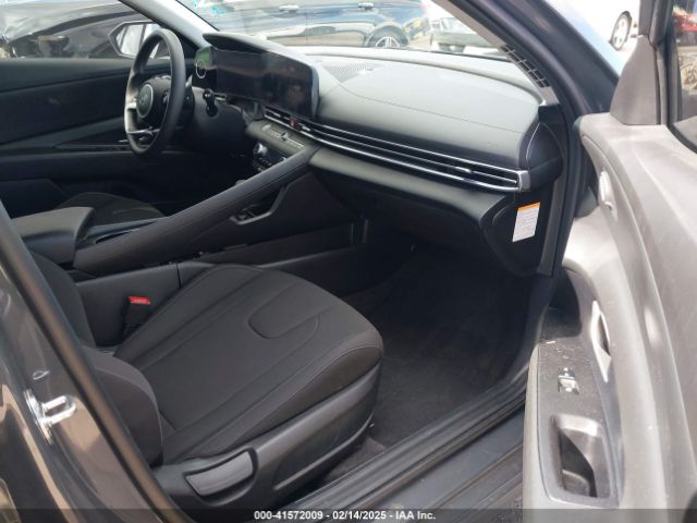 KMHLM4DJXRU093428 Hyundai Elantra Hybrid Blue