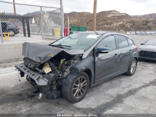 Ford FOCUS SE 2015 1FADP3K27FL256758 Image 2