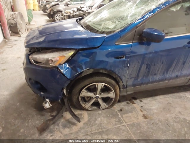 1FMCU9GD2HUB99955 Ford ESCAPE SE