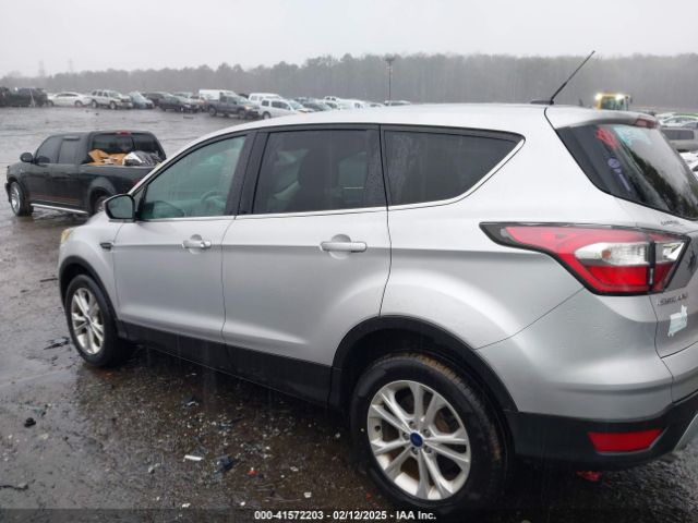 1FMCU0GD4HUA53374 Ford ESCAPE SE