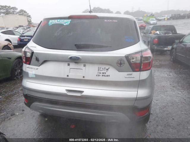 1FMCU0GD4HUA53374 Ford ESCAPE SE