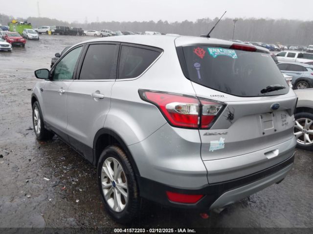 1FMCU0GD4HUA53374 Ford ESCAPE SE