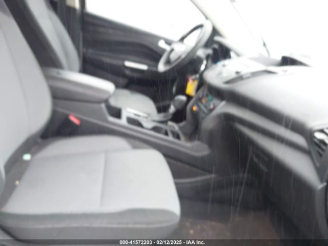 1FMCU0GD4HUA53374 Ford ESCAPE SE