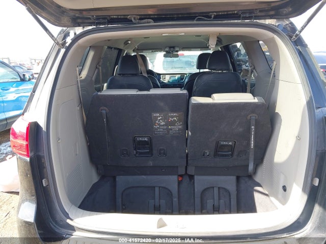 KIA SEDONA LX 2017 KNDMB5C17H6242614 Image 18
