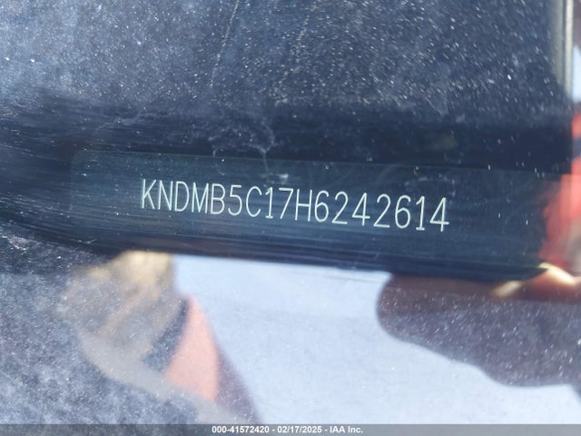 KIA SEDONA LX 2017 KNDMB5C17H6242614 Image 9