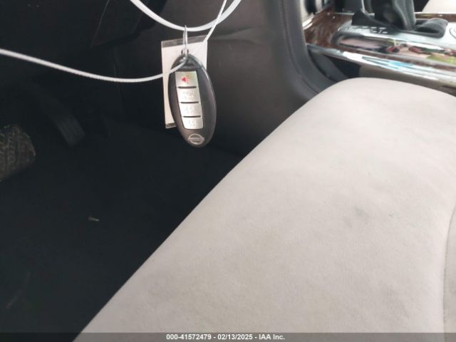 JN8AY2NC0J9552627 Nissan ARMADA SV