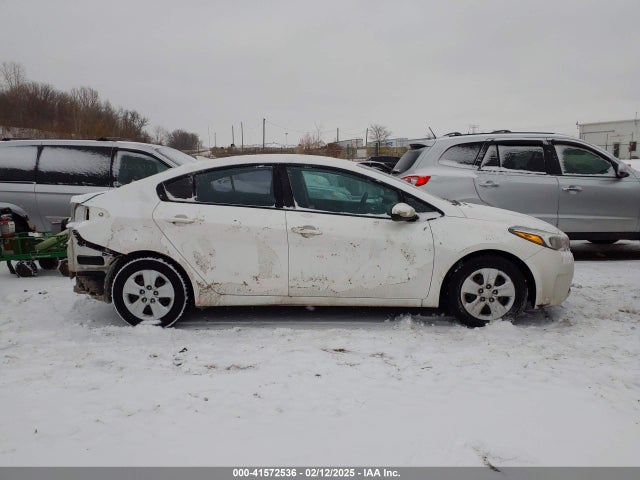 KIA FORTE LX 2017 3KPFL4A71HE028834 Image 13